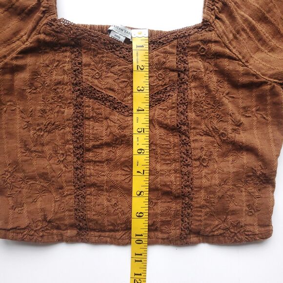 American Eagle Embroidered Crop Top Sz S Brown Boho Peasant Smocked Lace 3843 - Picture 10 of 10